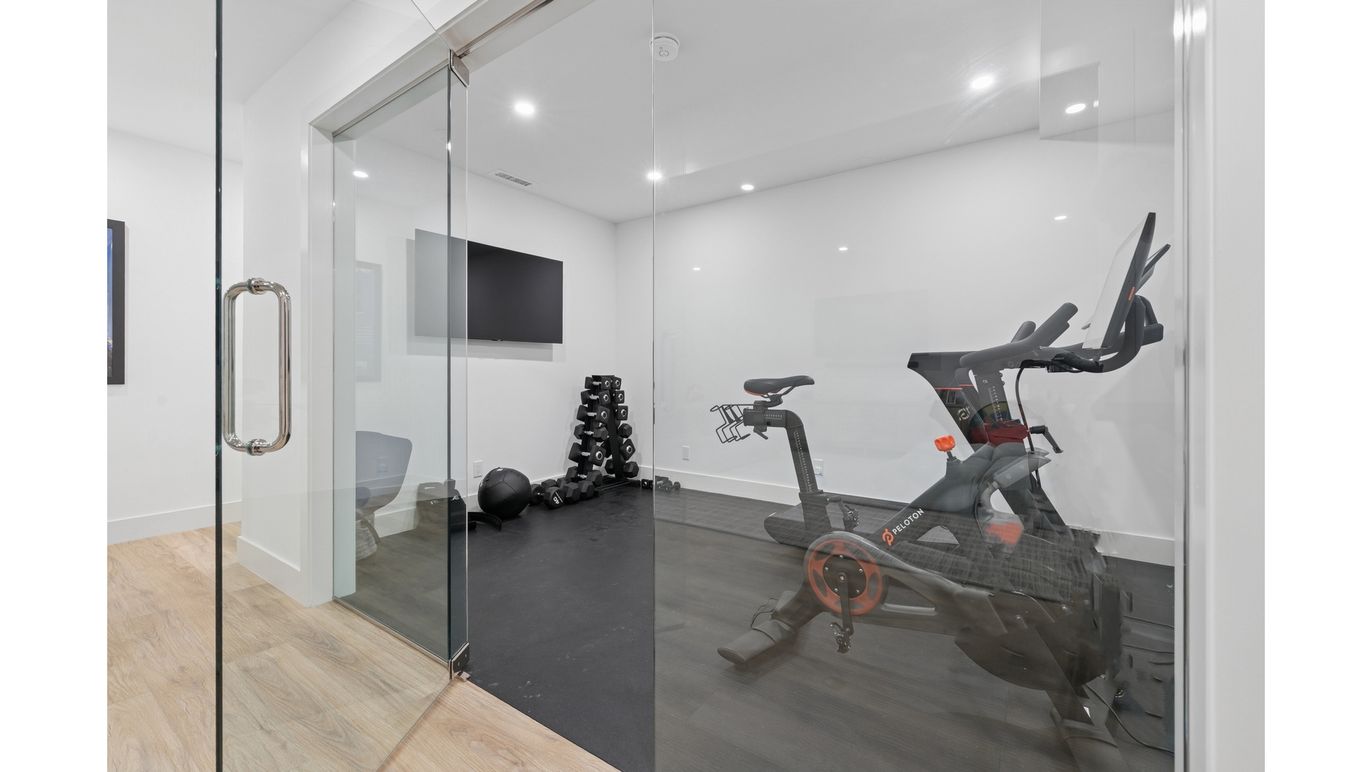 Fitness Equipment, Interior, Recessed Lighting, Wood Texture Flooring