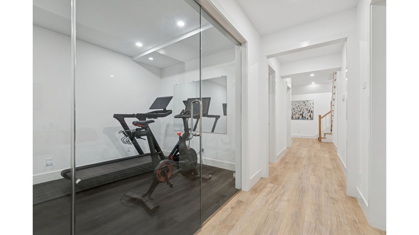 Fitness Equipment, Interior, Recessed Lighting, Wood Texture Flooring