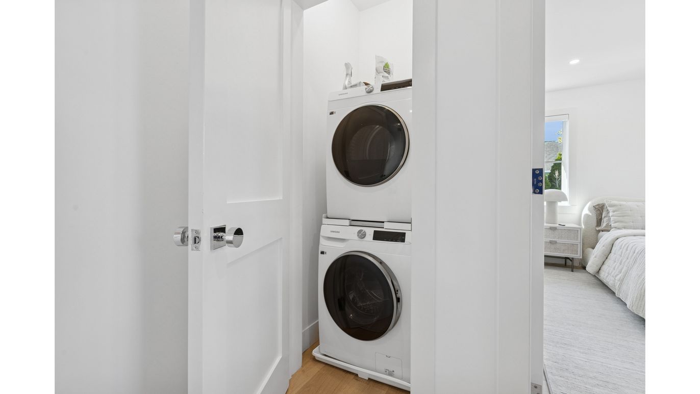 Interior, Recessed Lighting, Utility Closets, Washer, Wood Texture Flooring