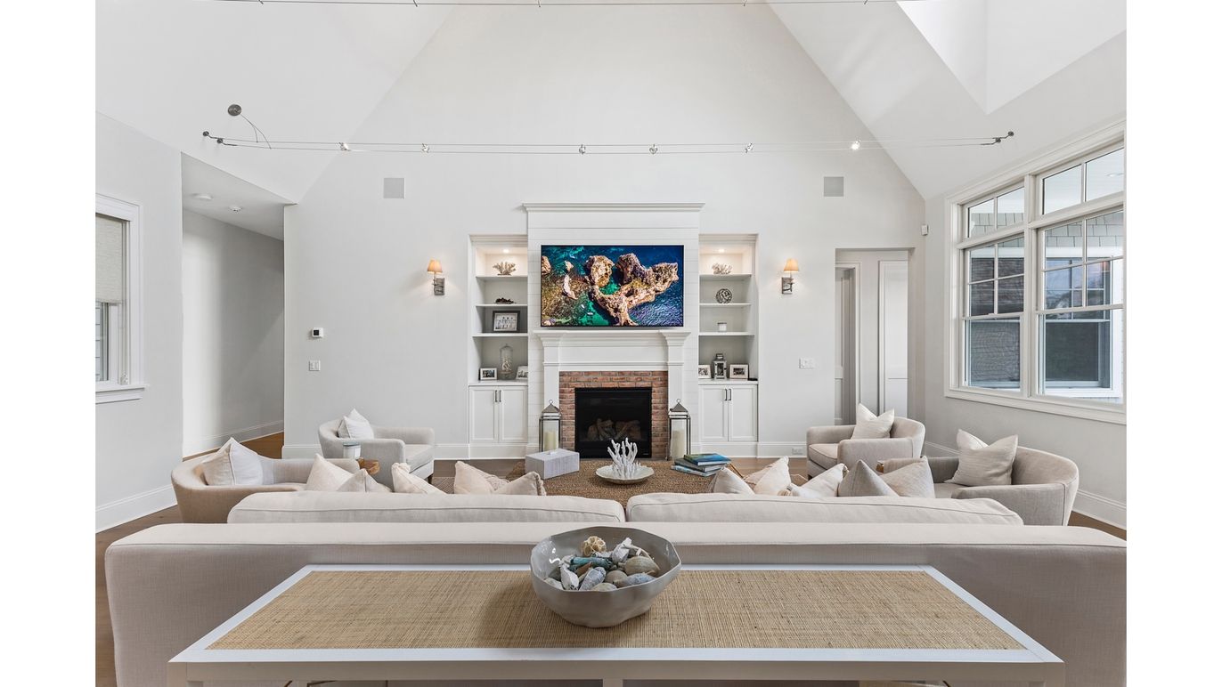 Fireplace, Interior, Living room, Recessed Lighting