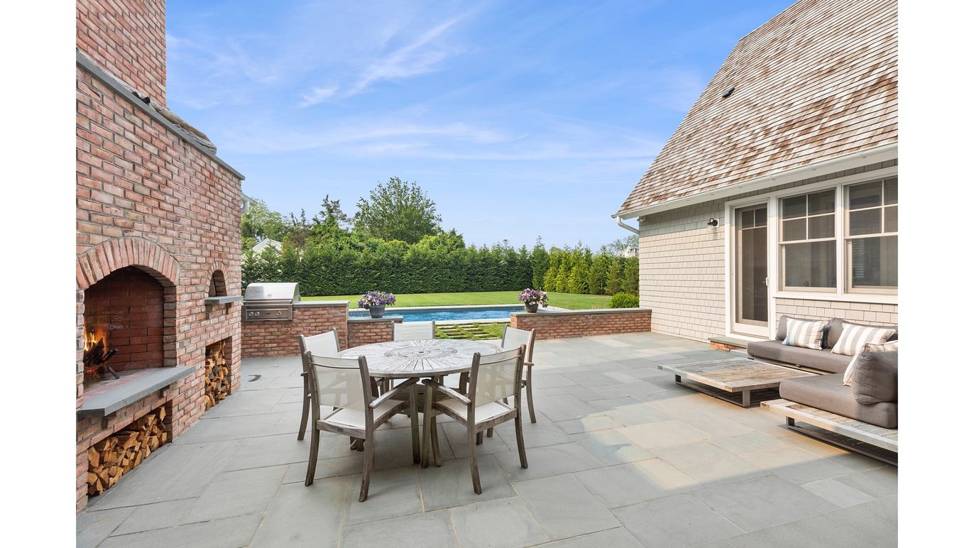 Exterior, Fireplace, Outdoor Kitchen, Pool