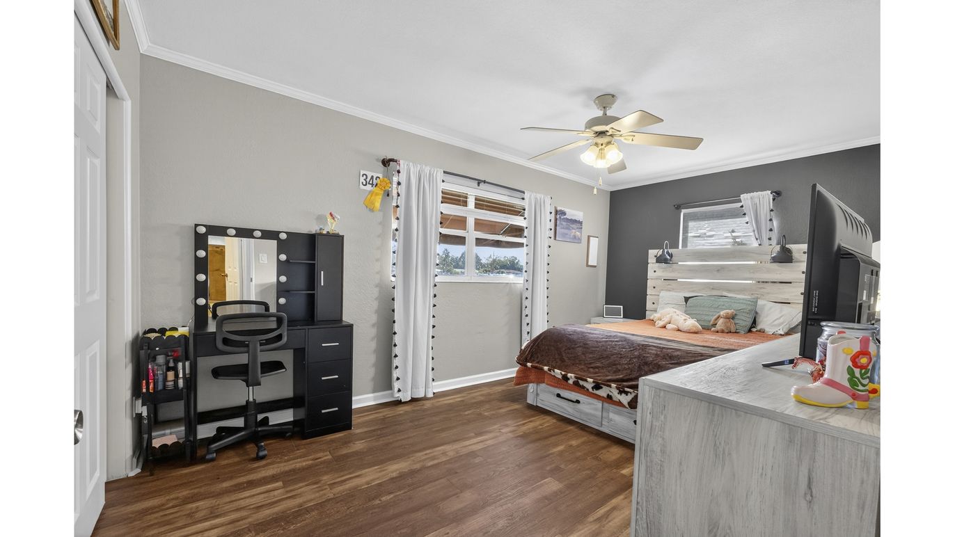 Bedroom, Home Office, Interior, Wood Texture Flooring