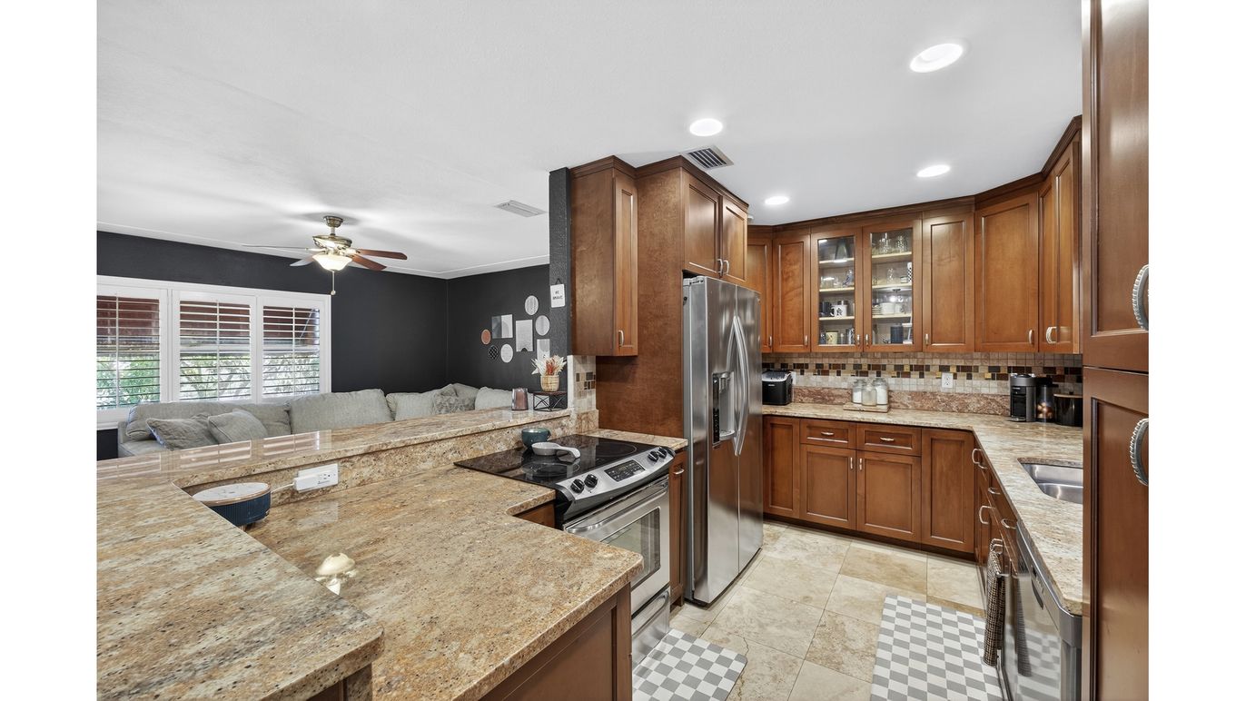 Interior, Kitchen, Living room, Recessed Lighting, Stainless Steel Appliances