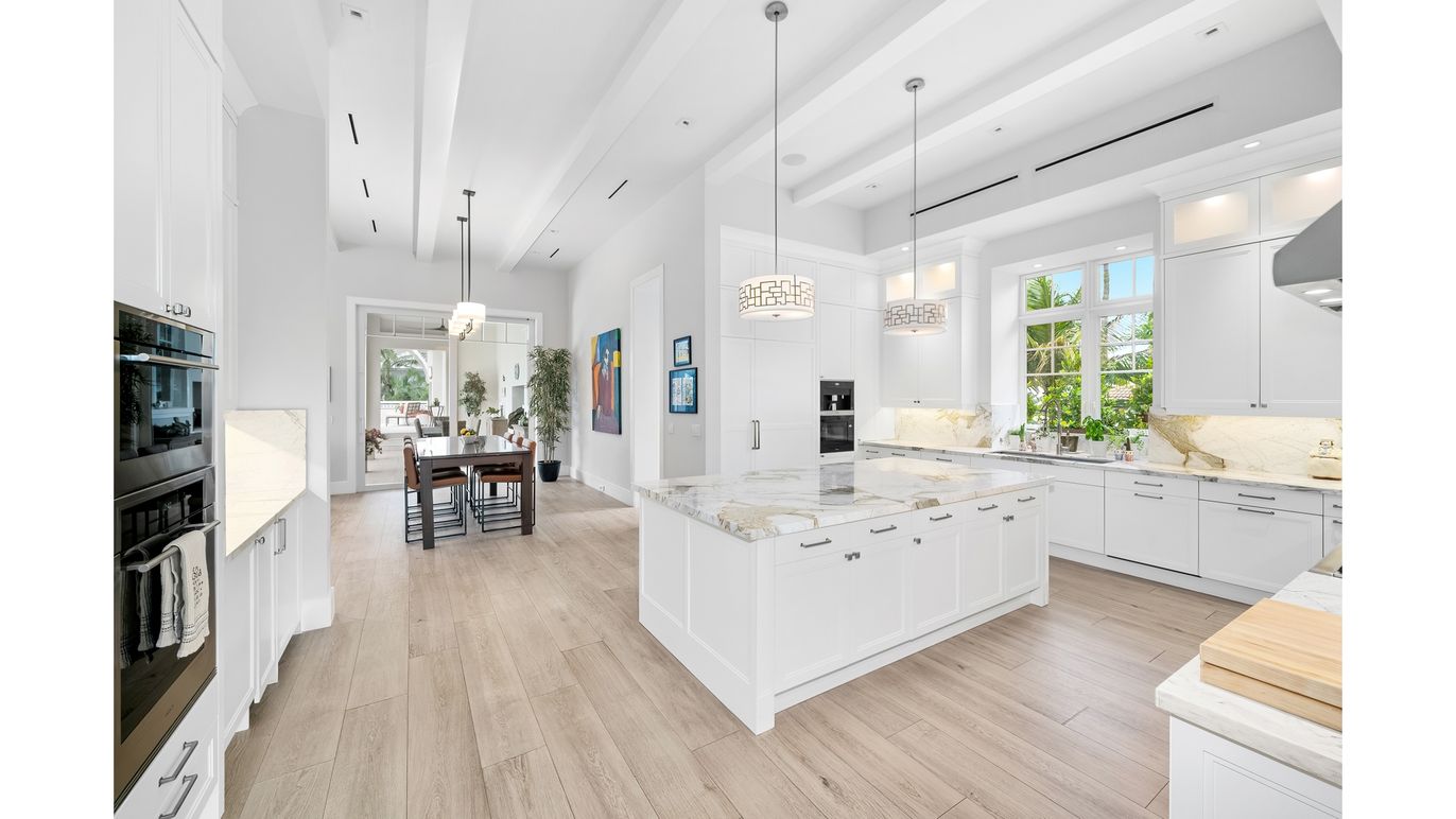 Dining room, Interior, Kitchen, Pendant Lights, Recessed Lighting, Wood Texture Flooring