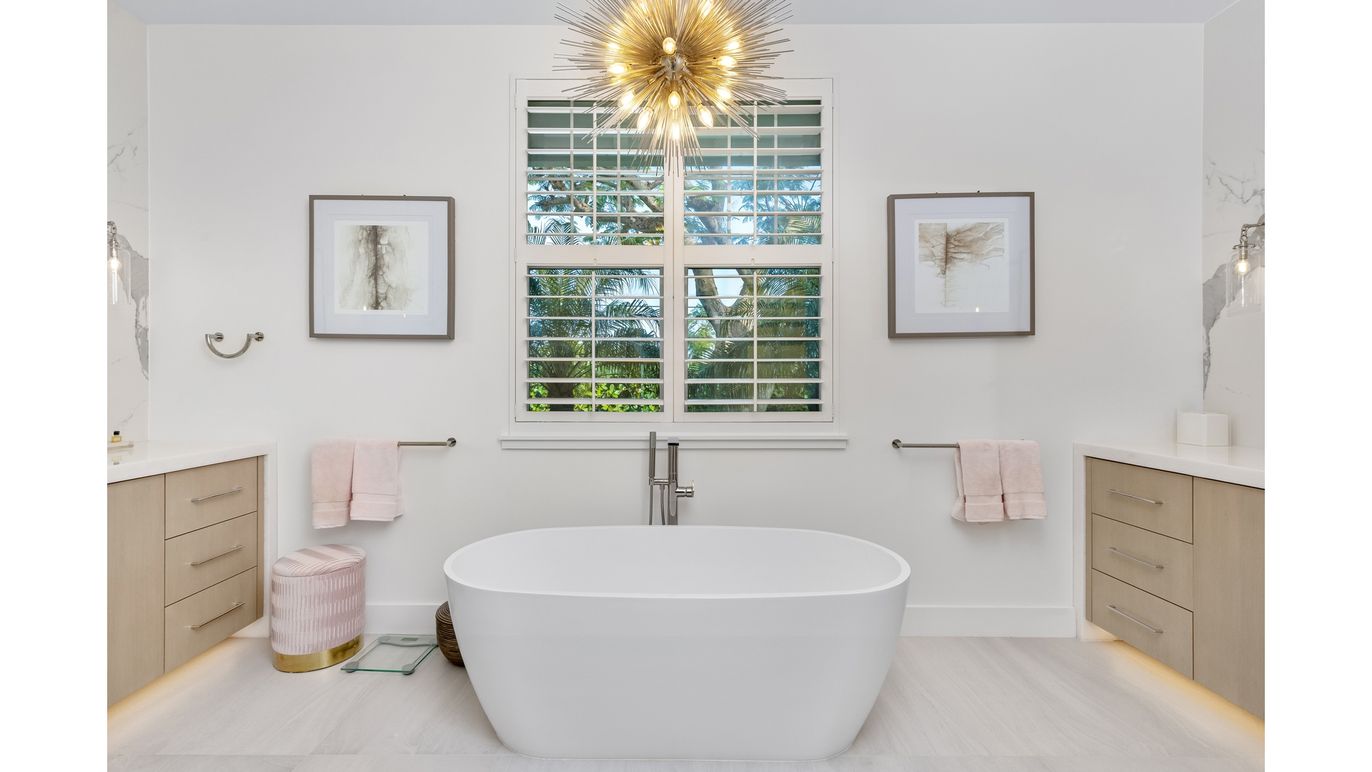 Bathroom, Free Standing Baths, Interior, Marble Walls