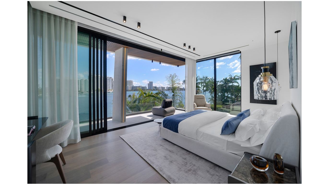 Bedroom, Interior, Pendant Lights, Water, Wood Texture Flooring