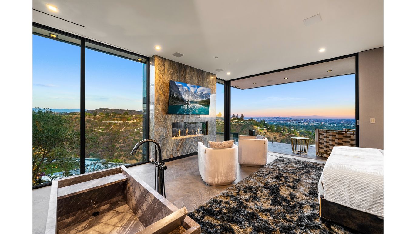 Fireplace, Interior, Recessed Lighting, Water