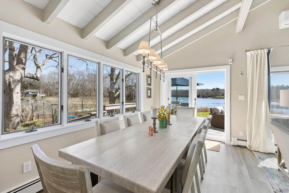 Chandelier, Dining room, Interior, Pendant Lights, Water, Wood Texture Flooring