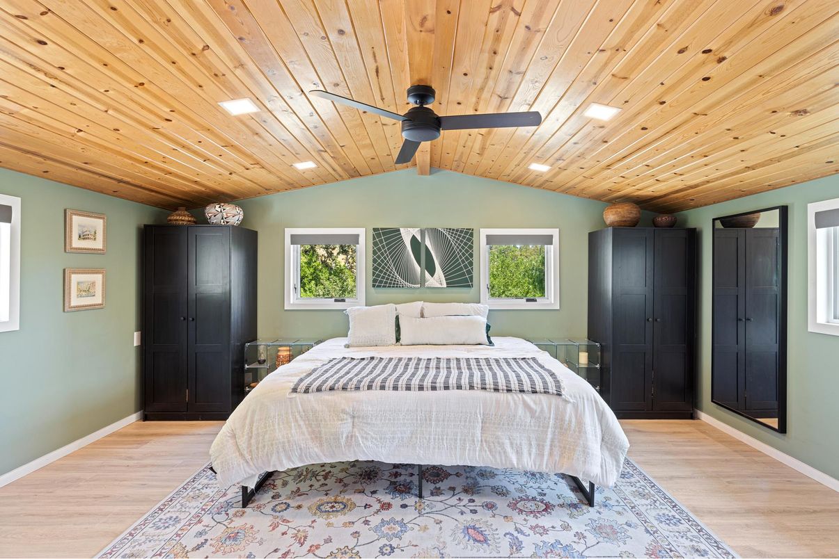 Bedroom, Interior, Recessed Lighting, Wooden Ceilings, Wood Texture Flooring