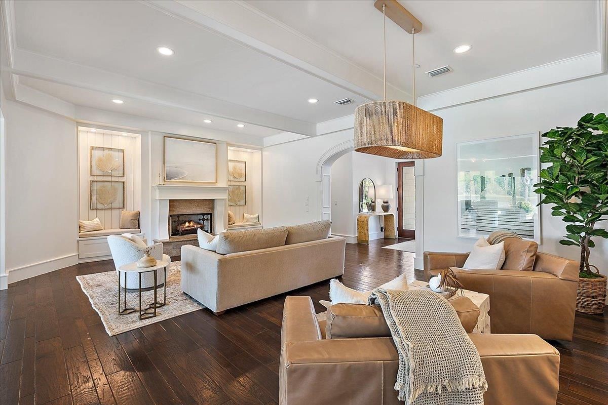 Fireplace, Interior, Living room, Pendant Lights, Recessed Lighting, Wood Texture Flooring