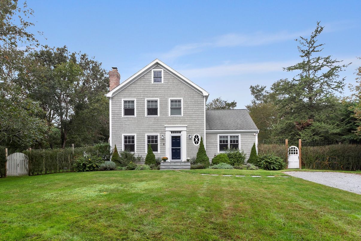 Backyard, Exterior, Facade, Farmhouse