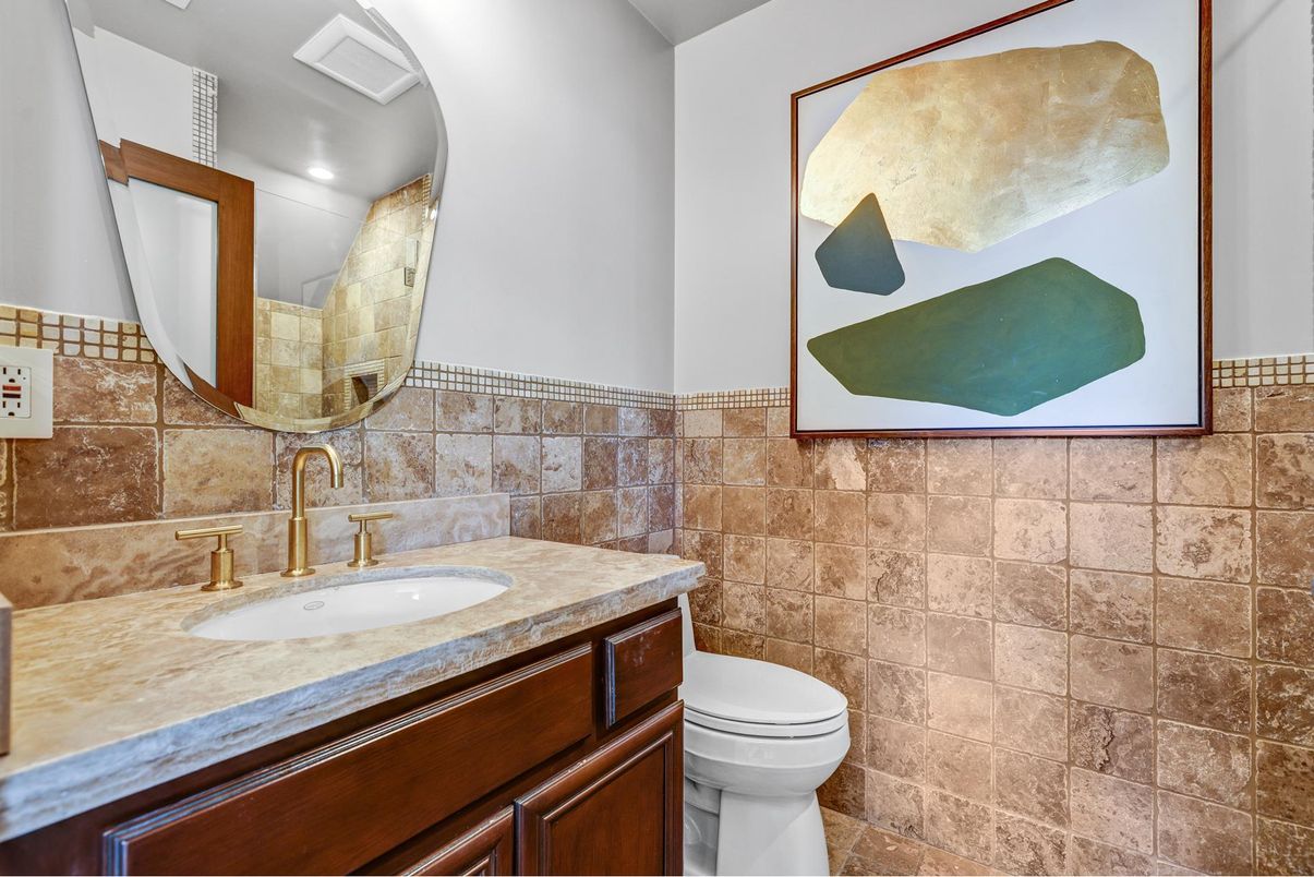 Bathroom, Interior, Recessed Lighting