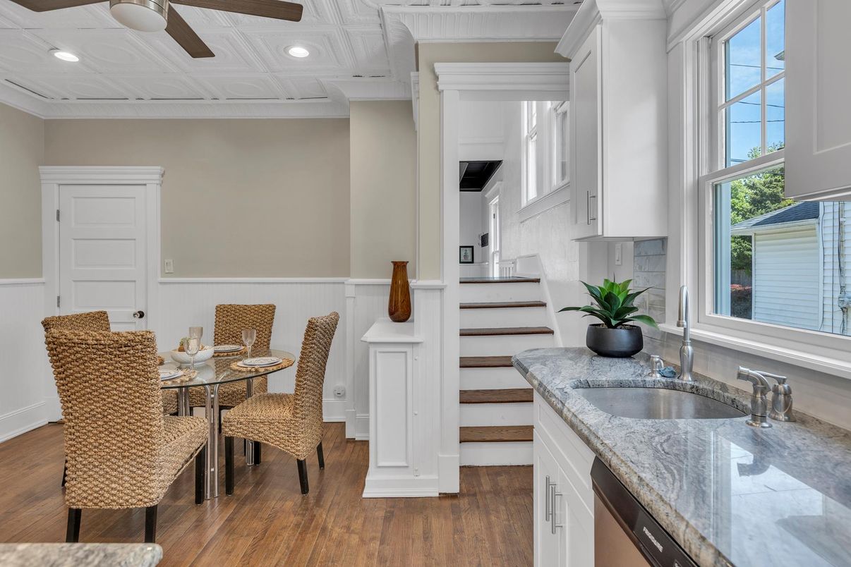 Dining room, Interior, Kitchen, Recessed Lighting, Wood Texture Flooring