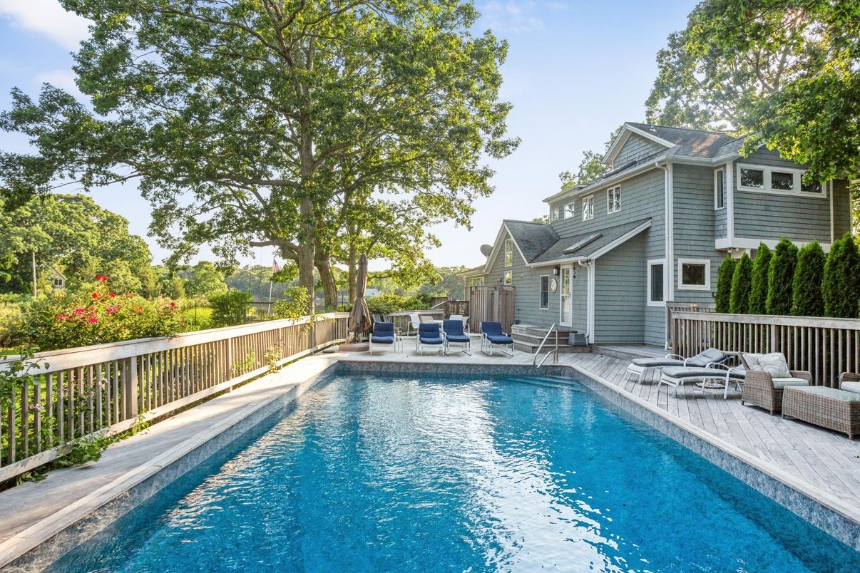 Exterior, Pool