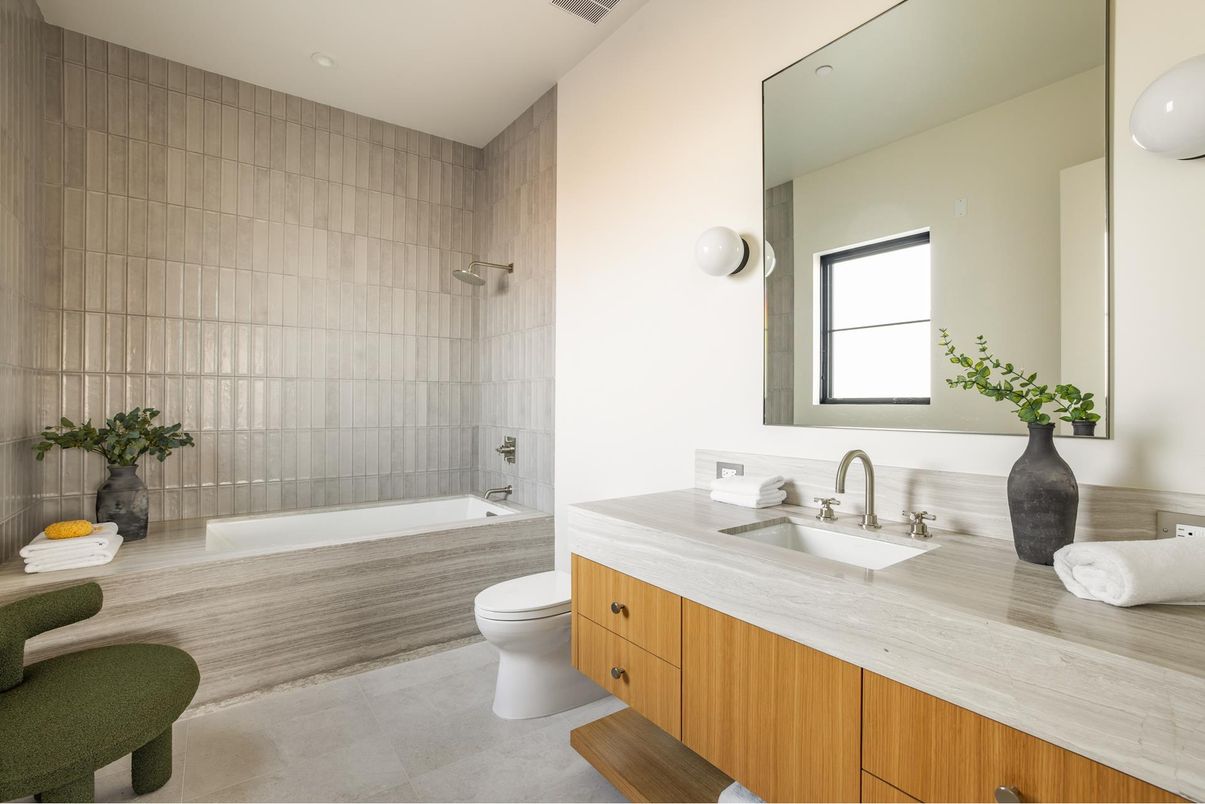 Bathroom, Interior, Recessed Lighting