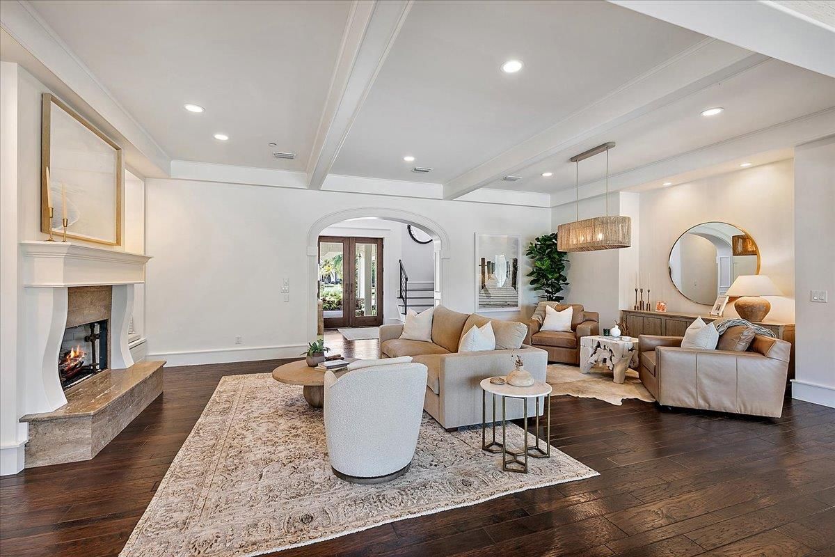 Fireplace, Interior, Living room, Pendant Lights, Recessed Lighting, Wood Texture Flooring