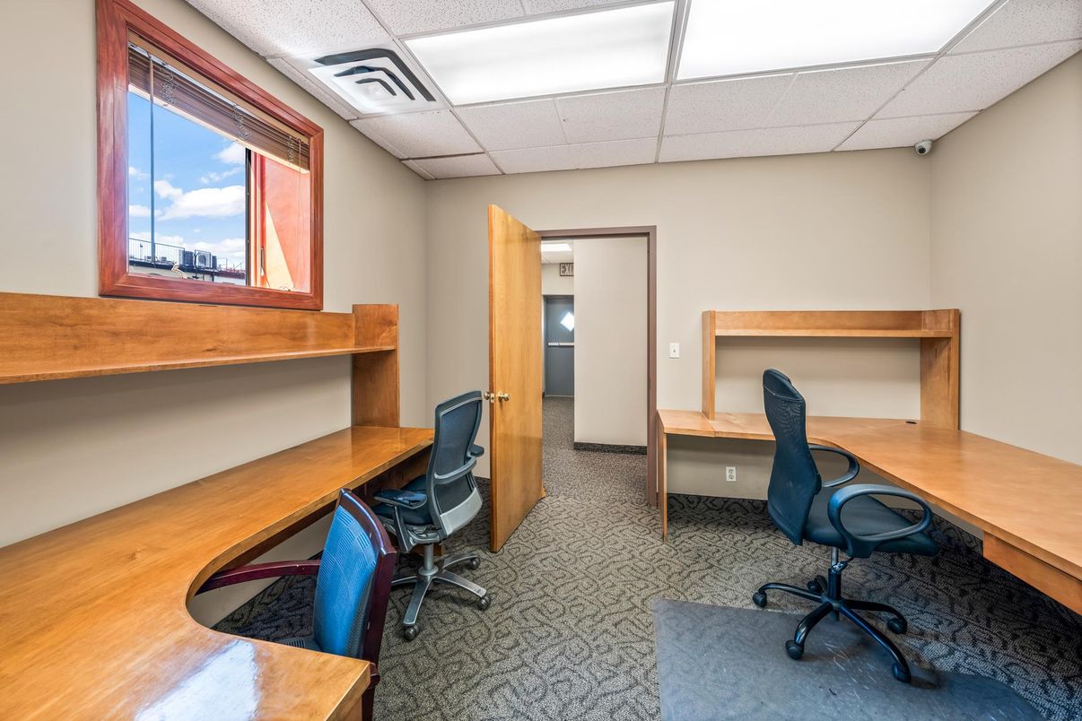 Home Office, Interior