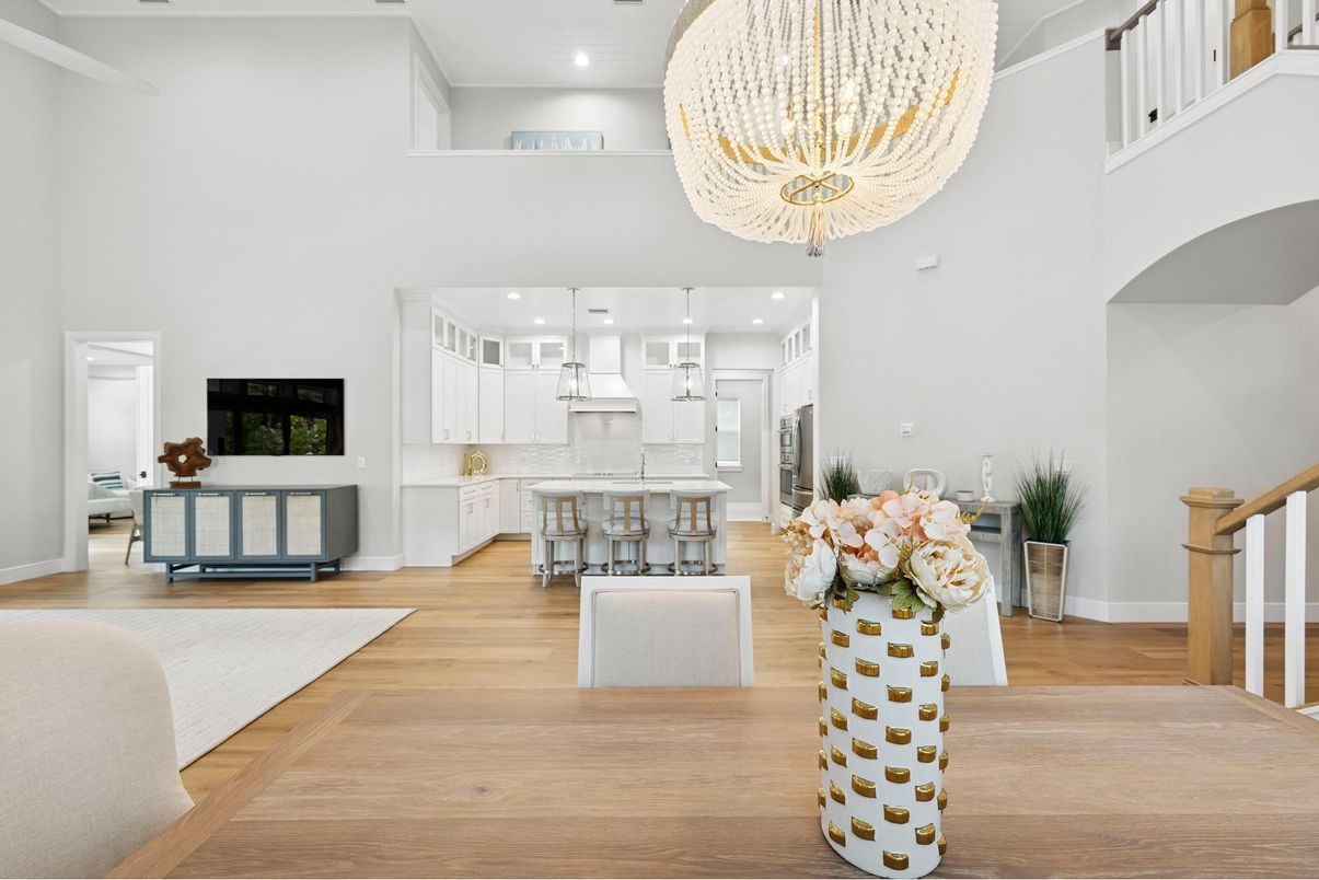 Chandelier, Dining room, Interior, Kitchen, Recessed Lighting, Wood Texture Flooring