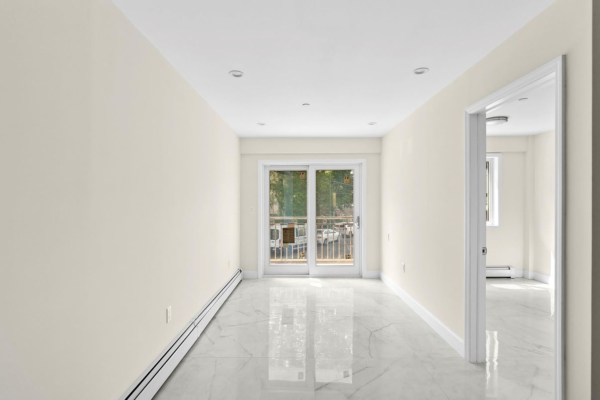 Empty room, Interior, Marble, Recessed Lighting