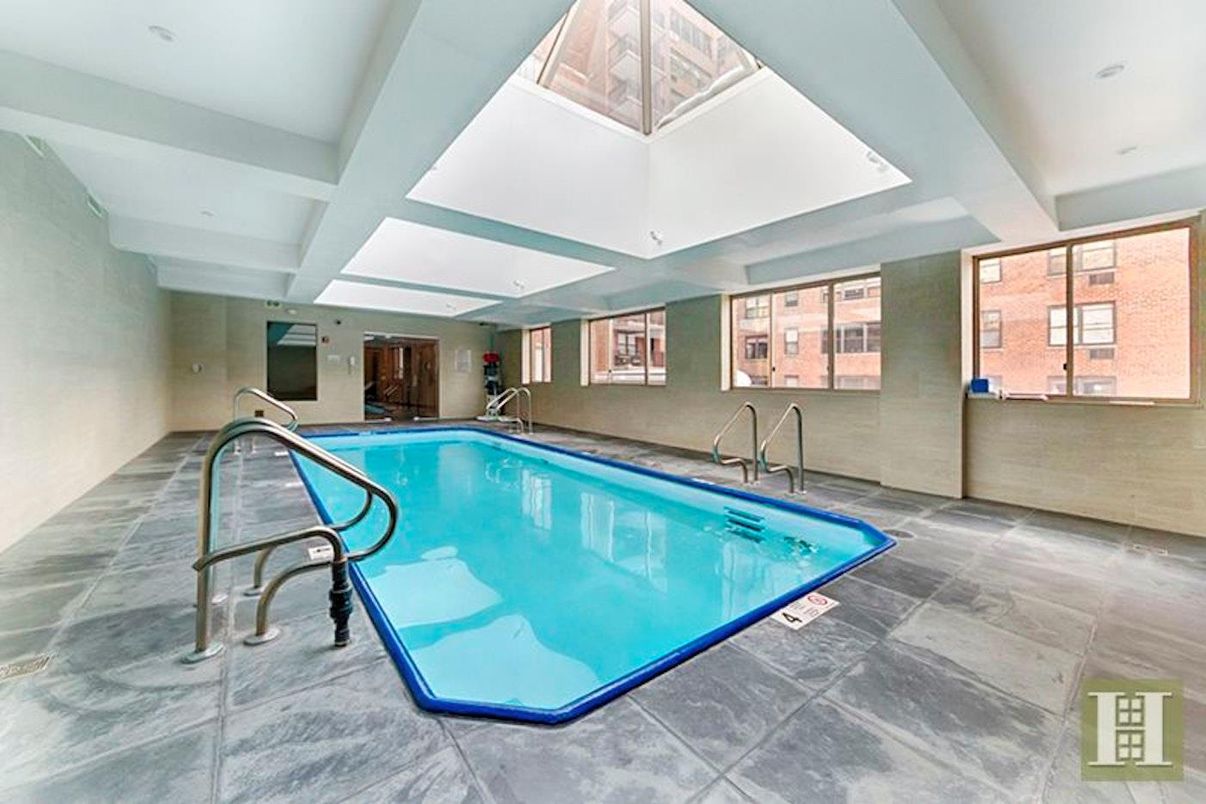 Interior, Pool, Recessed Lighting