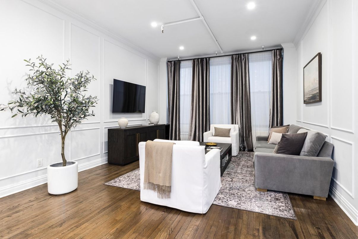 Interior, Living room, Recessed Lighting, Wood Texture Flooring