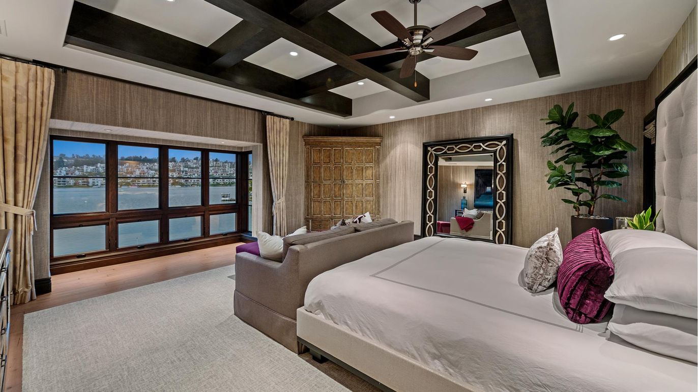 Bedroom, Interior, Recessed Lighting, Water, Wood Texture Flooring