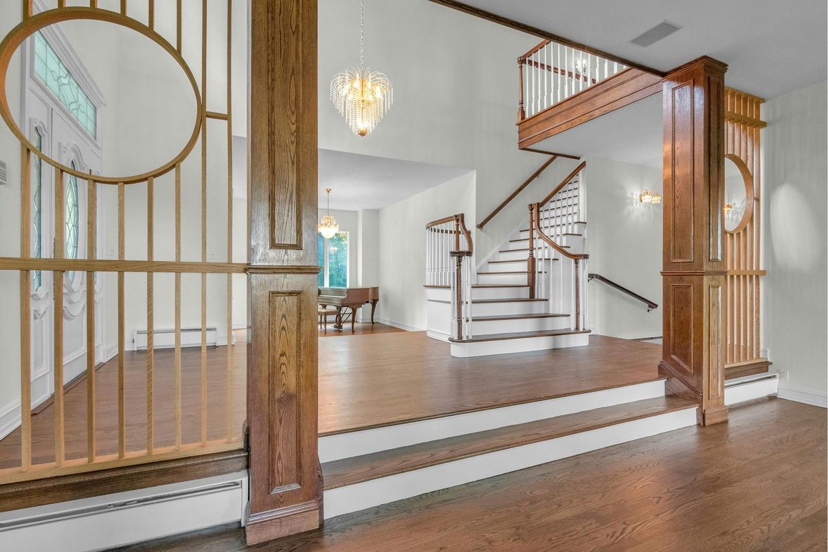 Interior, Pendant Lights, Wood Texture Flooring