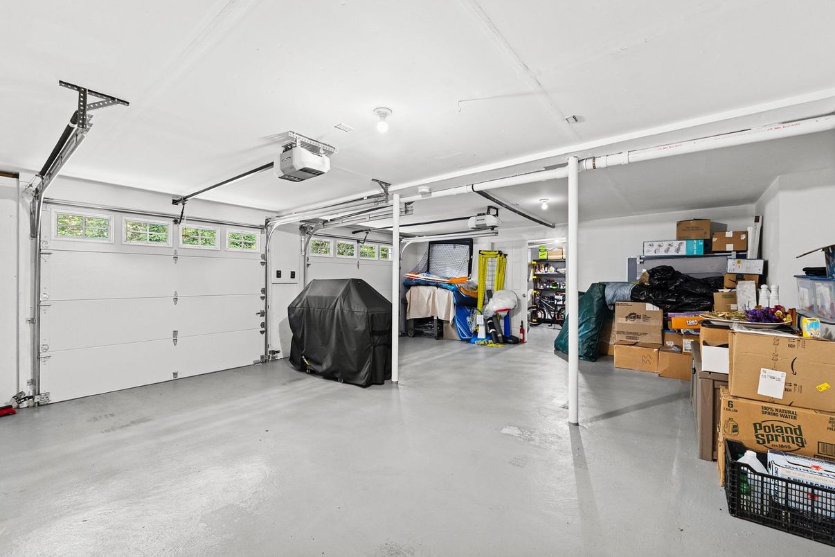 Garage, Interior