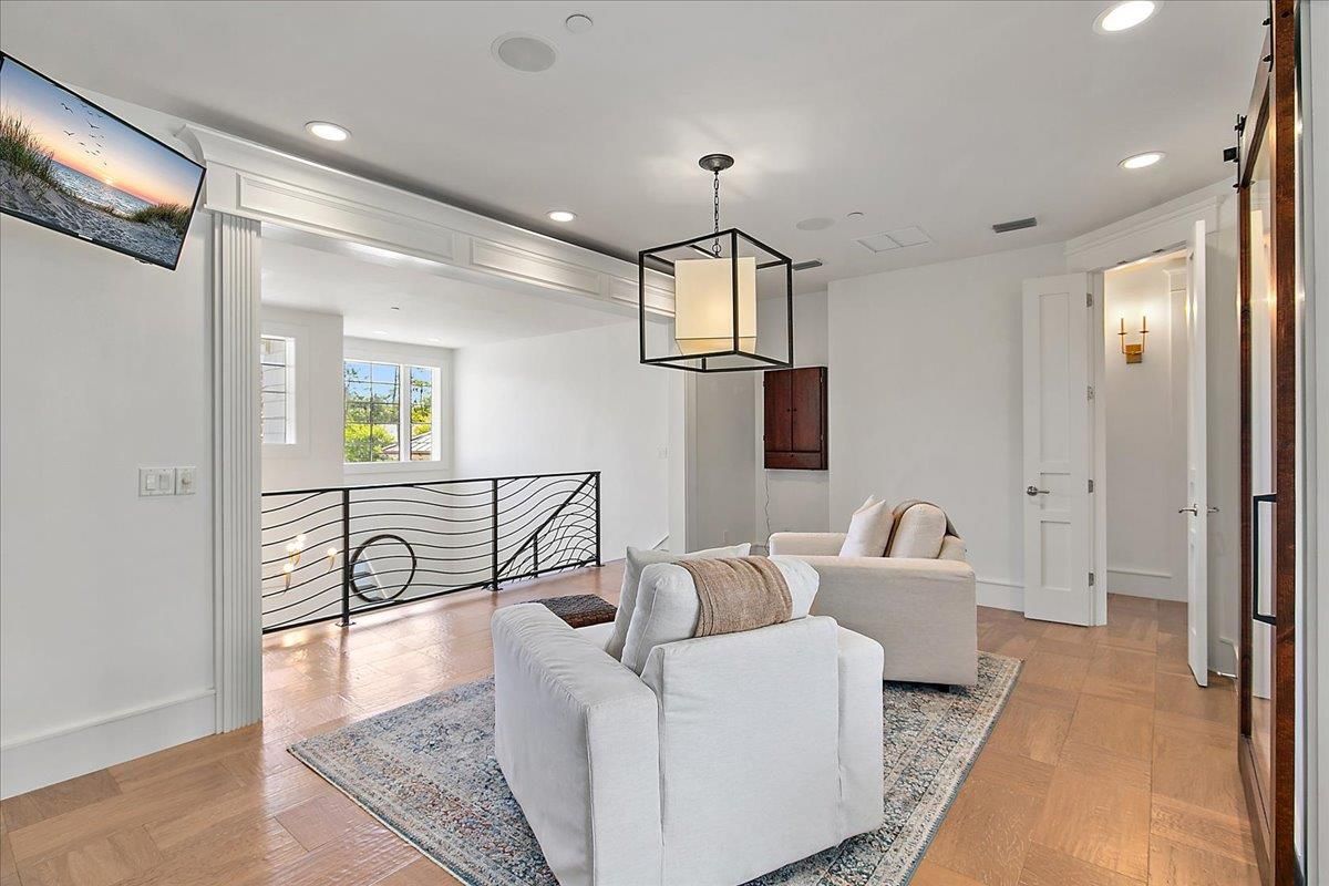 Interior, Pendant Lights, Recessed Lighting, Wood Texture Flooring