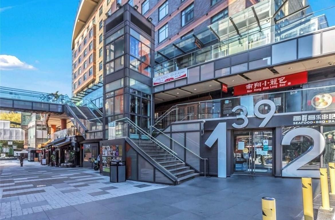 Exterior, Facade, Condo Building