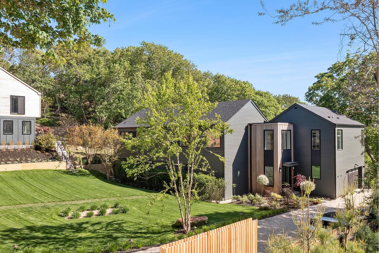 Backyard, Exterior, Facade, Farmhouse