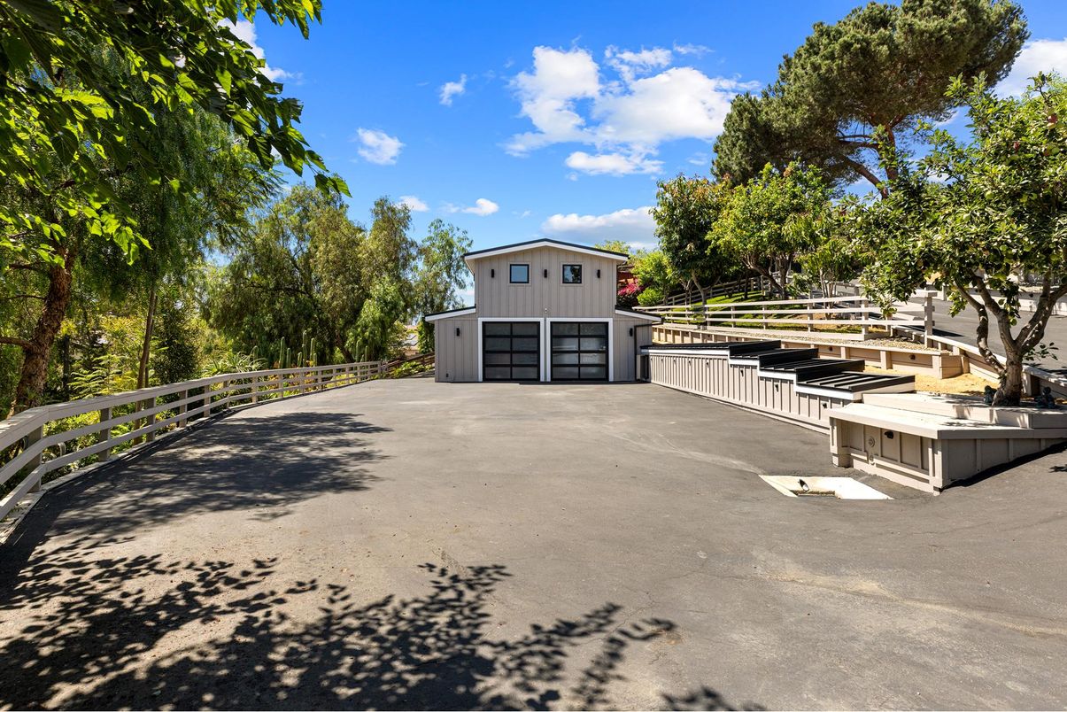 Backyard, Detached Garage, Exterior