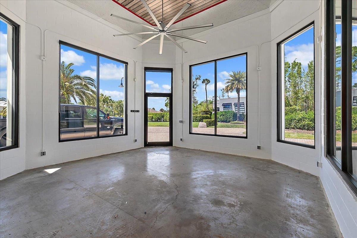 Empty room, Interior, Sun Room