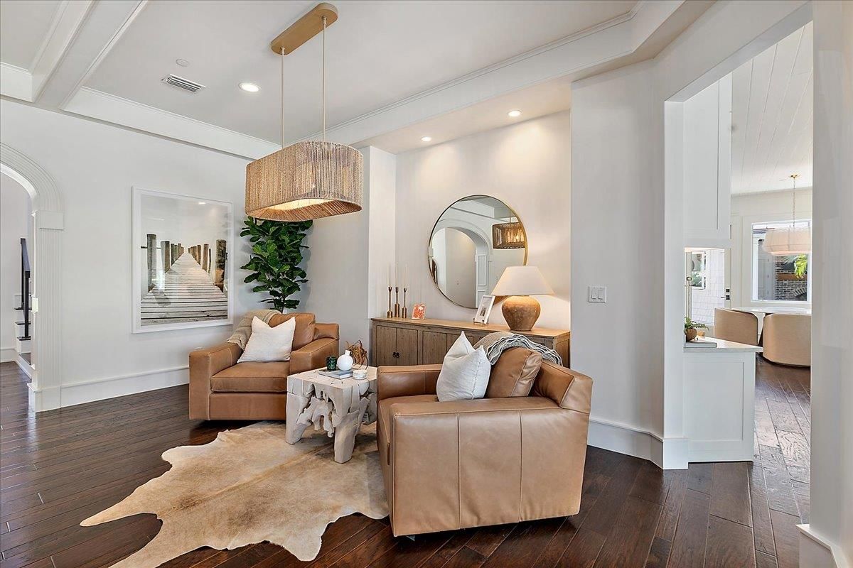 Interior, Living room, Pendant Lights, Recessed Lighting, Wood Texture Flooring