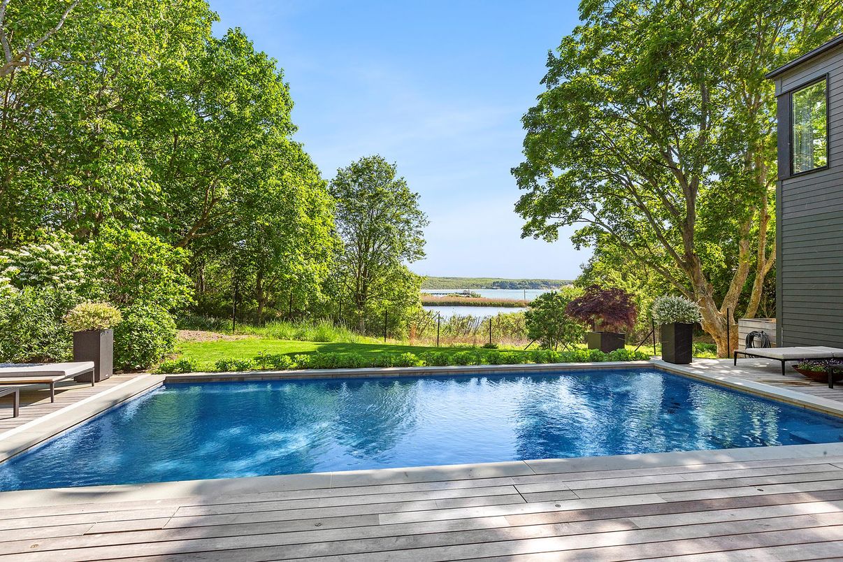 Exterior, Pool, Water