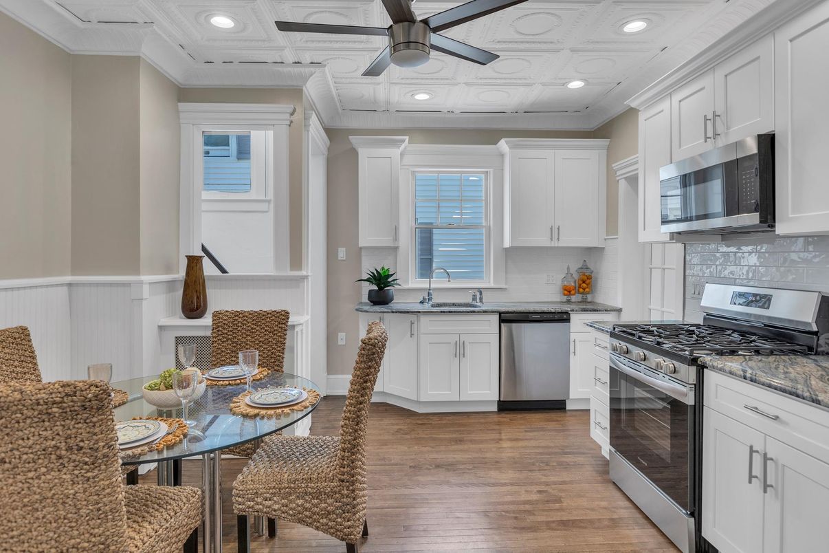 Dining room, Interior, Kitchen, Recessed Lighting, Stainless Steel Appliances, Wood Texture Flooring
