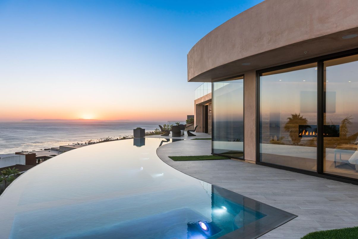 Exterior, Pool, Water