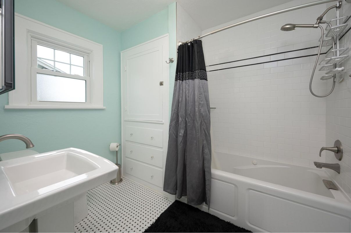 DE Listing image placeholder