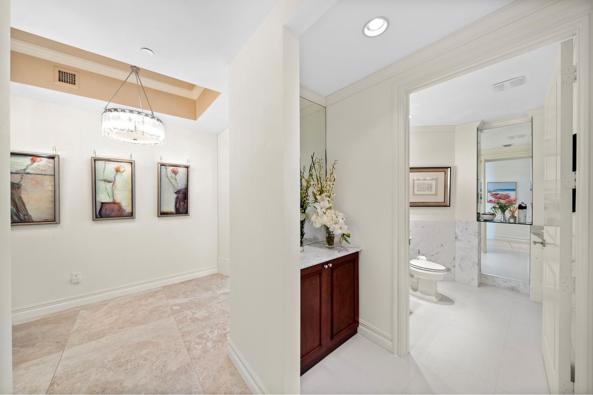 Bathroom, Interior, Pendant Lights, Recessed Lighting