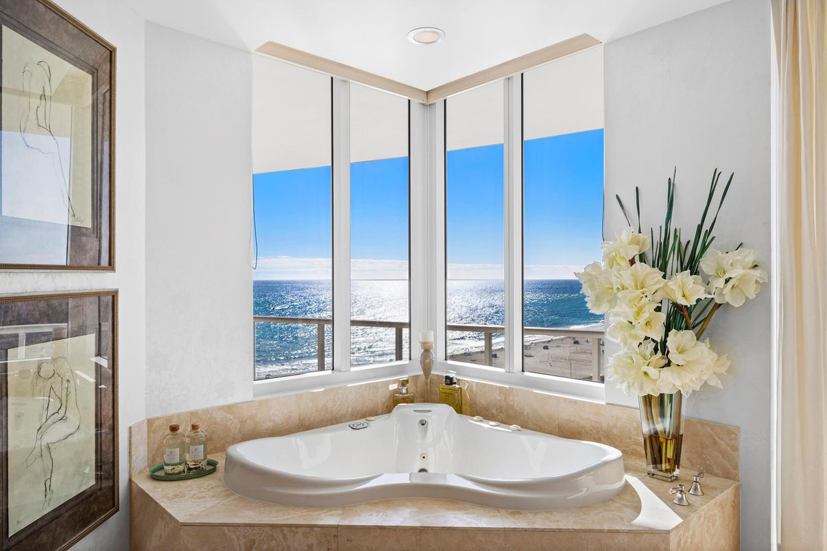 Bathroom, Interior, Recessed Lighting, Water