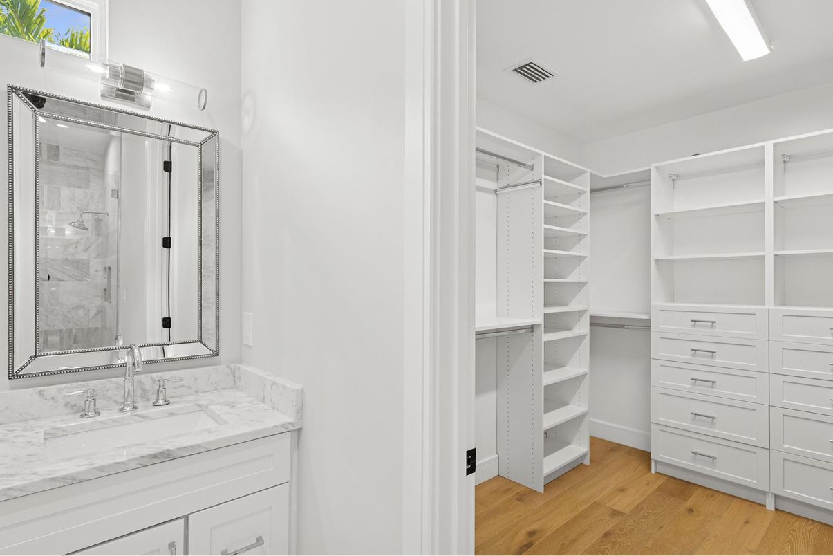 Bathroom, Interior, Recessed Lighting, Walk-in Closets, Wood Texture Flooring