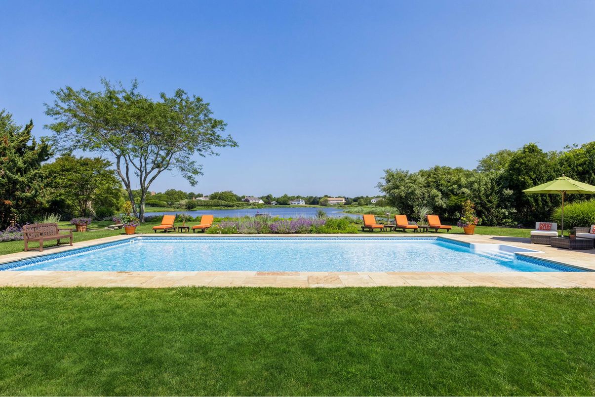 Exterior, Pool, Water