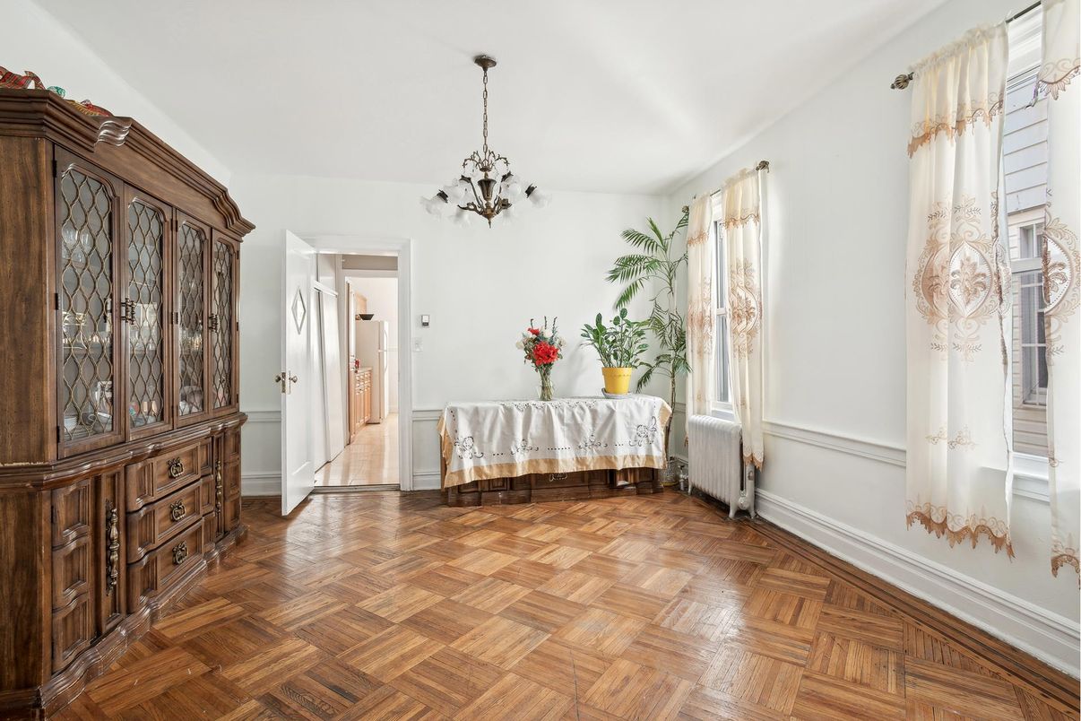 Chandelier, Interior, Wood Texture Flooring