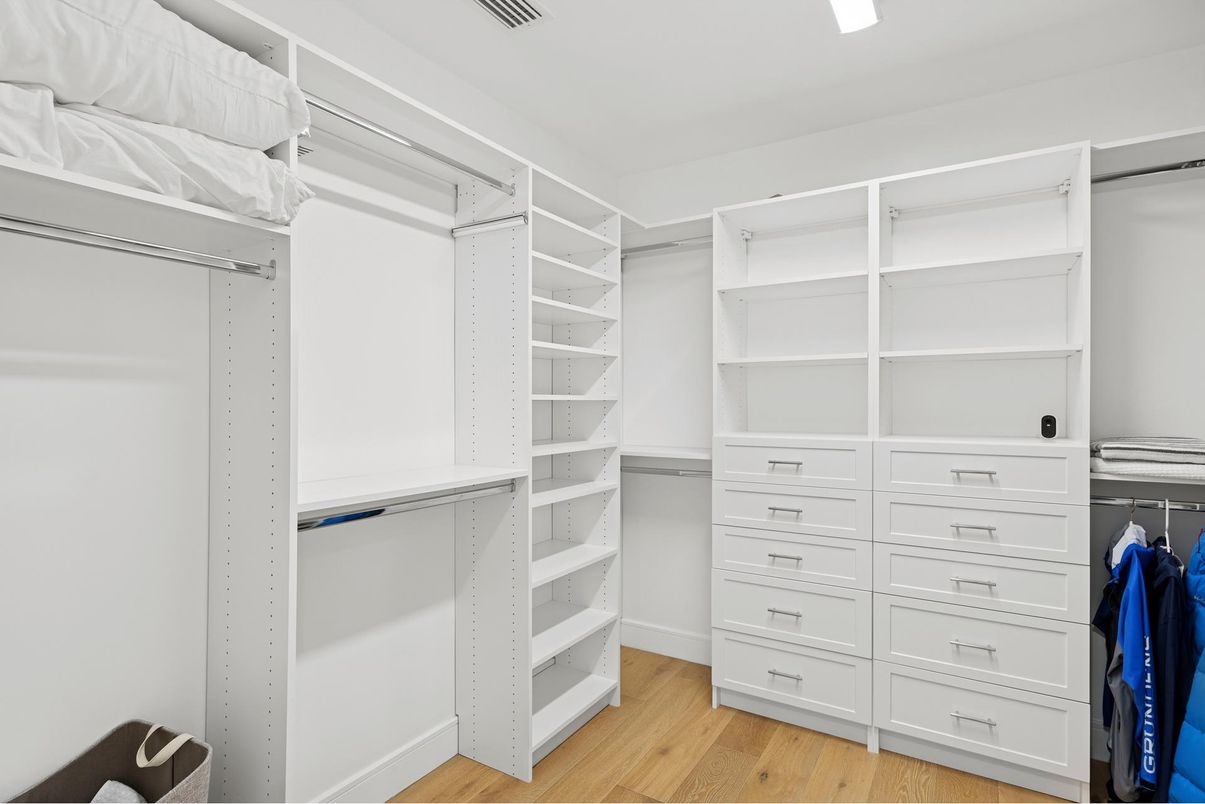 Interior, Walk-in Closets, Wood Texture Flooring