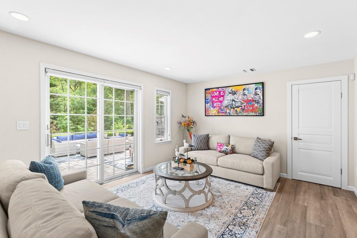 Interior, Living room, Recessed Lighting, Wood Texture Flooring