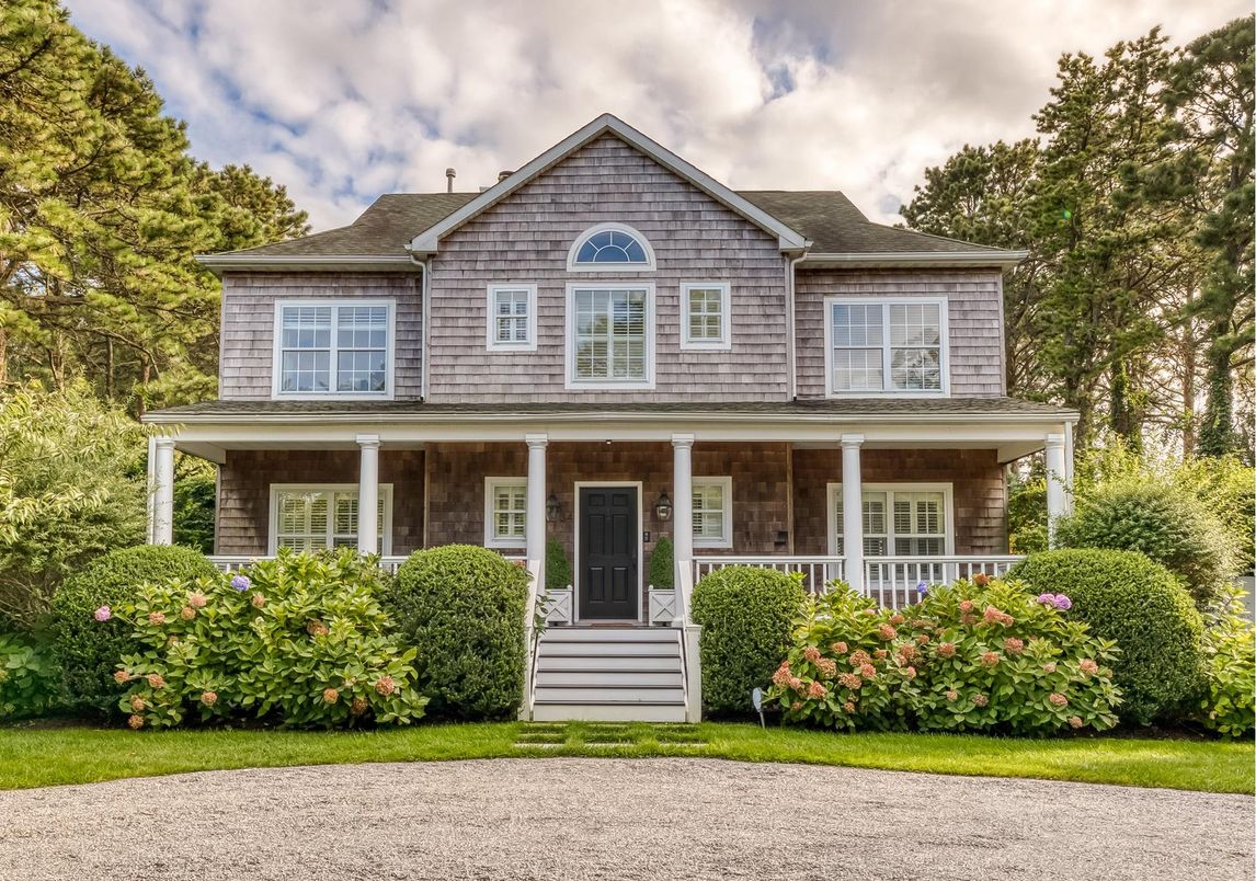 Exterior, Facade, Queen Anne Victorian
