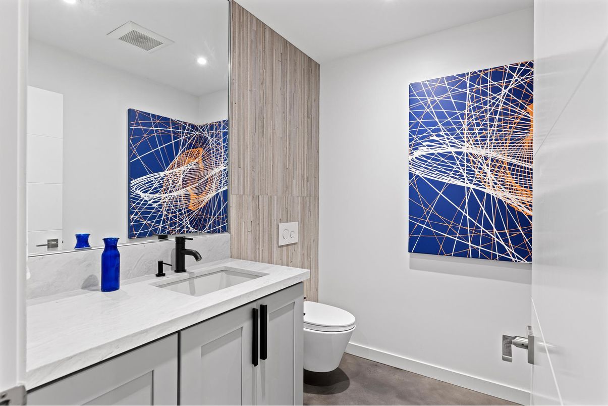 Bathroom, Interior, Recessed Lighting