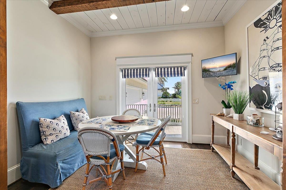 Dining room, Interior, Recessed Lighting, Wood Texture Flooring