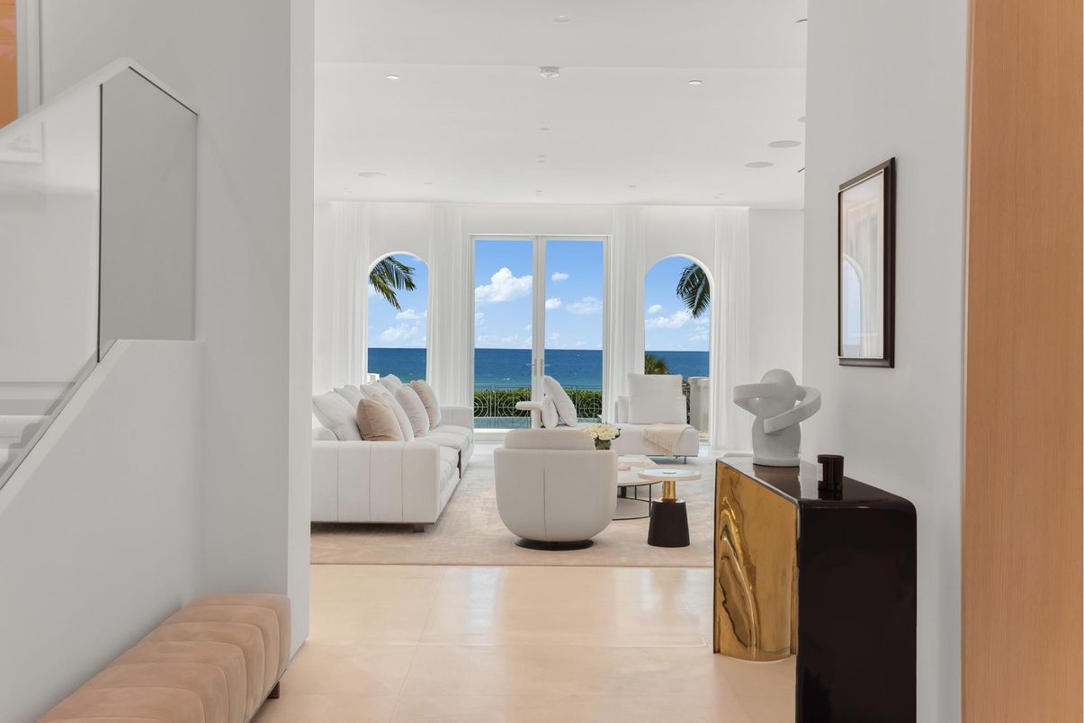 Interior, Living room, Recessed Lighting, Water
