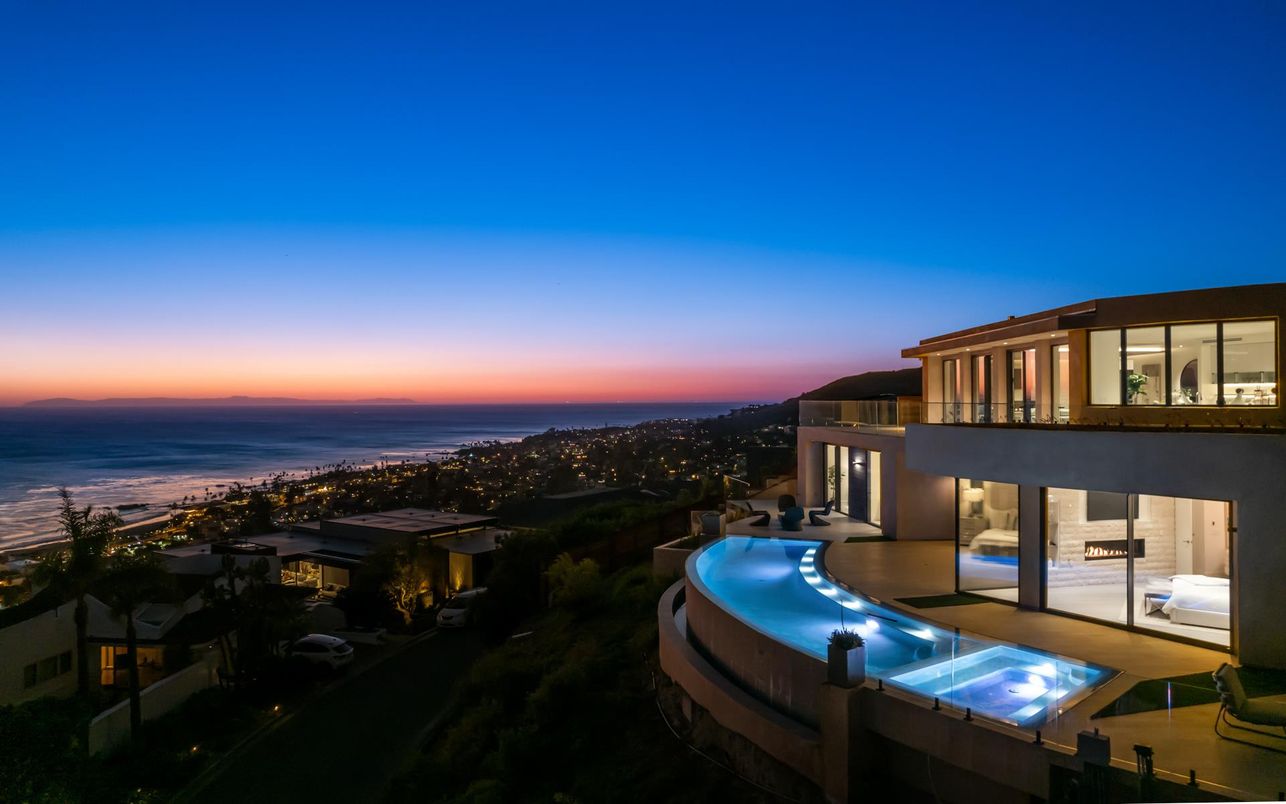Exterior, Pool, Water